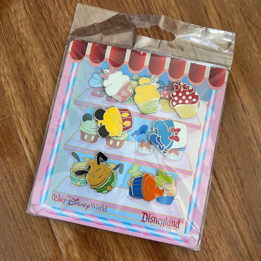 Disneyland cupcake character pins